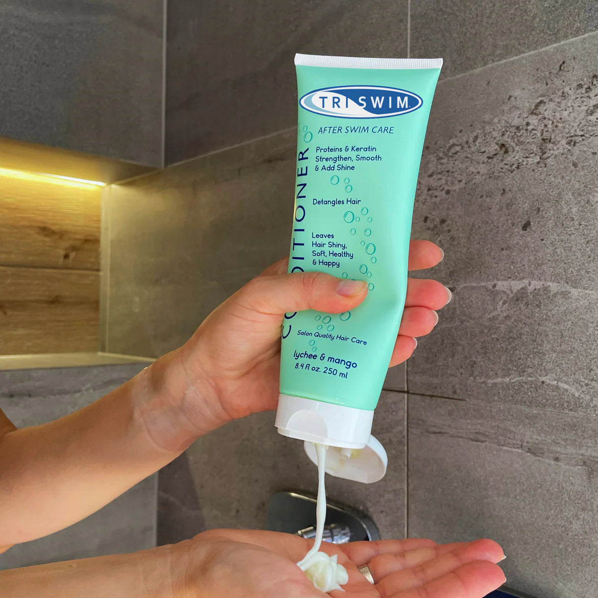 Strongly Regenerating Conditioner For Swimmers | Lychee & Mango