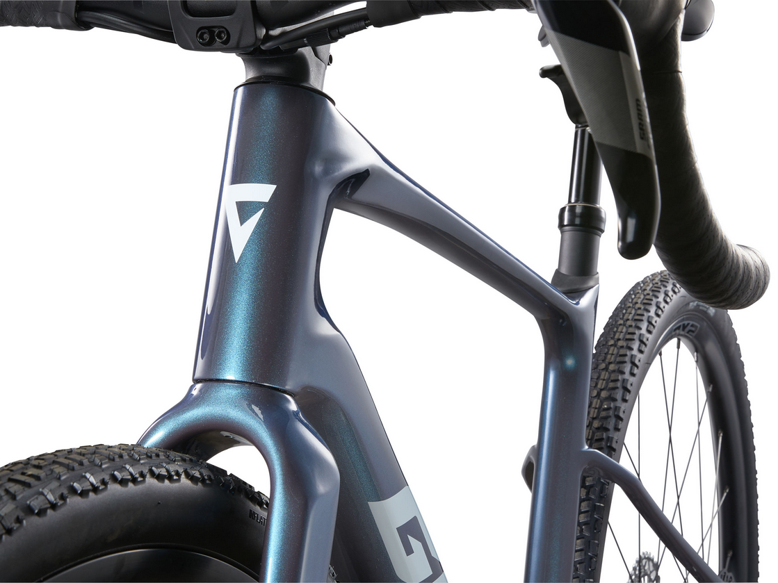 Giant revolt accessories 2025