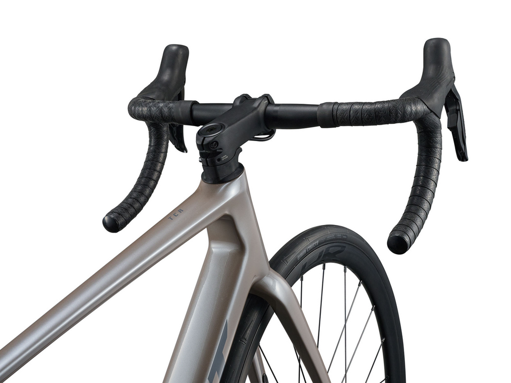 Giant TCR Advanced 1 2027