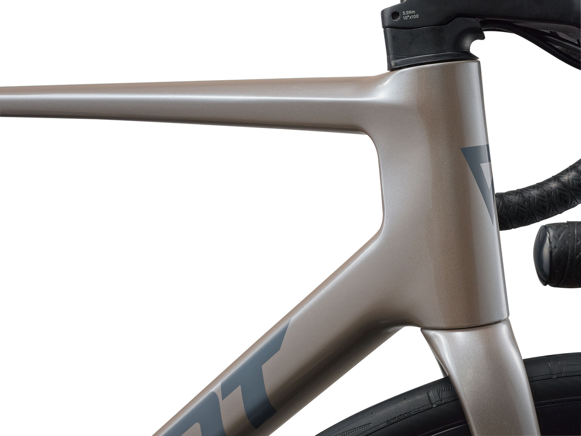 Giant TCR Advanced 1 2027
